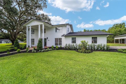 House in Ocala, Florida 3 bedrooms, 243.5 sq.m. № 2207668 - photo 2