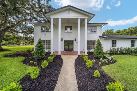 Casa en Ocala, Florida 3 dormitorios, 243.5 m2 № 2207668