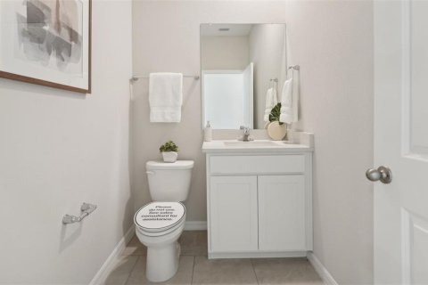 Casa en venta en Zephyrhills, Florida, 4 dormitorios, 259.57 m2 № 1905147 - foto 8