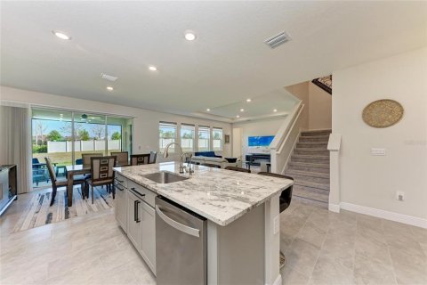 House in Lakewood Ranch, Florida 5 bedrooms, 335.84 sq.m. № 1608388 - photo 19