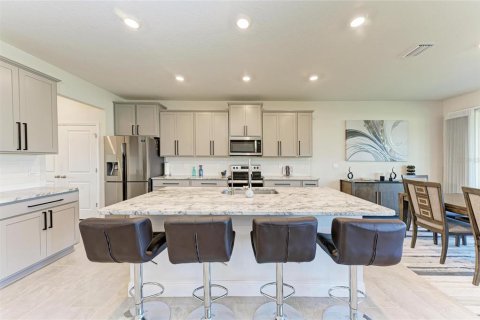 House in Lakewood Ranch, Florida 5 bedrooms, 335.84 sq.m. № 1608388 - photo 17
