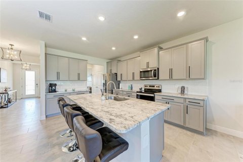 House in Lakewood Ranch, Florida 5 bedrooms, 335.84 sq.m. № 1608388 - photo 16