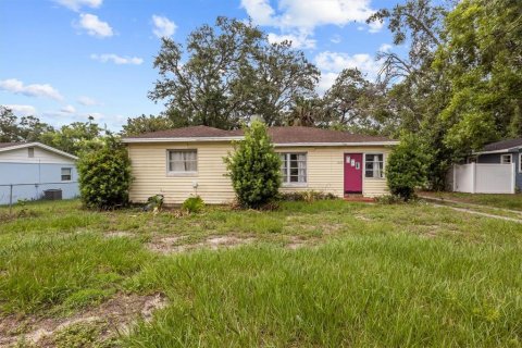 House in Lakeland, Florida 2 bedrooms, 110.46 sq.m. № 2287696