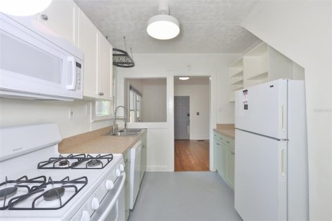 Villa ou maison à louer à Saint Petersburg, Floride: 2 chambres, 91.04 m2 № 2148562 - photo 13