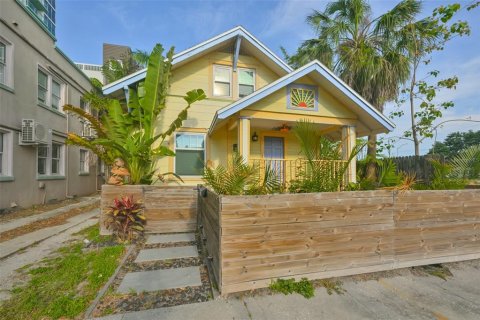 Villa ou maison à Saint Petersburg, Floride 2 chambres, 91.04 m2 № 2148562