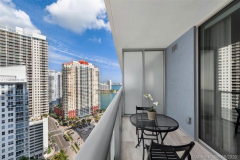 Condo in Miami, Florida  № 2029291 - photo 3