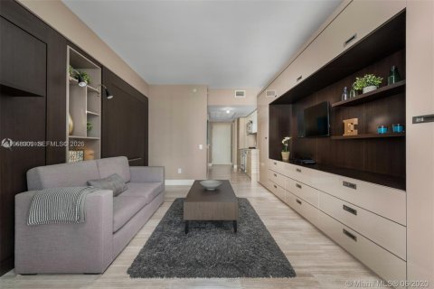 Condo in Miami, Florida  № 2029291 - photo 6