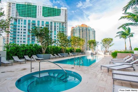 Condo in Miami, Florida  № 2029291 - photo 13