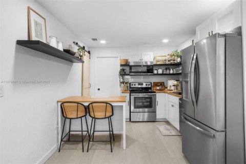 Villa ou maison à vendre à Miami, Floride: 3 chambres, 96.25 m2 № 1928128 - photo 6