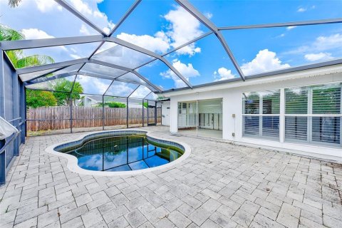 Casa en venta en Tampa, Florida, 3 dormitorios, 155.98 m2 № 1801712 - foto 13