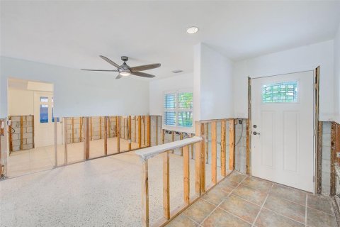 Casa en venta en Tampa, Florida, 3 dormitorios, 155.98 m2 № 1801712 - foto 2