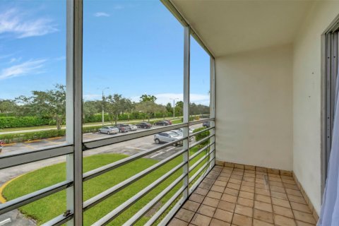 Condo in Boca Raton, Florida, 1 bedroom  № 984239 - photo 1