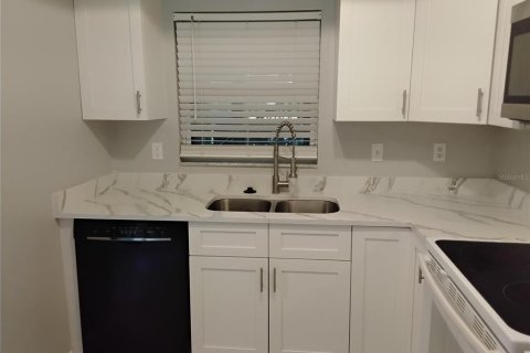 Condominio en alquiler en Largo, Florida, 2 dormitorios, 78.04 m2 № 1837754 - foto 5