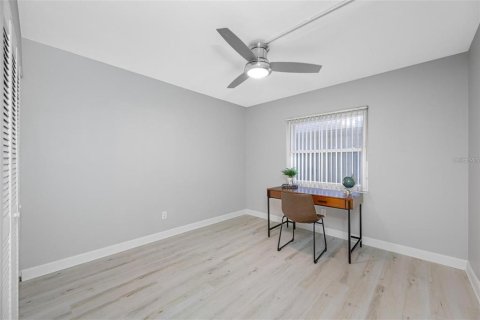 Condominio en alquiler en Largo, Florida, 2 dormitorios, 78.04 m2 № 1837754 - foto 20