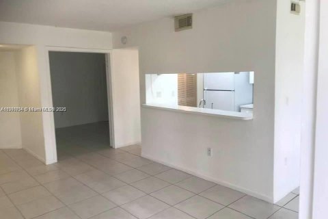 Condominio en venta en Miami, Florida, 2 dormitorios, 99.78 m2 № 1952088 - foto 4