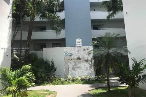 Condominio en venta en Miami, Florida, 2 dormitorios, 99.78 m2 № 1952088 - foto 17