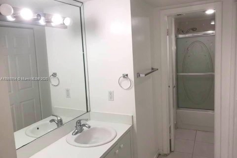 Condominio en venta en Miami, Florida, 2 dormitorios, 99.78 m2 № 1952088 - foto 7