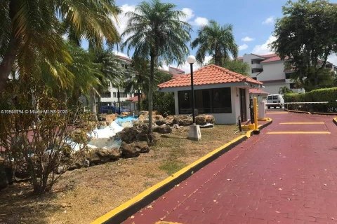 Condominio en venta en Miami, Florida, 2 dormitorios, 99.78 m2 № 1952088 - foto 2