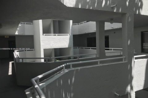 Condominio en venta en Miami, Florida, 2 dormitorios, 99.78 m2 № 1952088 - foto 19