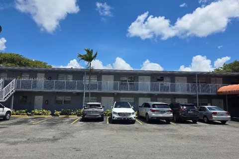 Снять в аренду квартиру в Майами, Флорида 1 спальня, 78.97м2, № 1957566 - фото 11