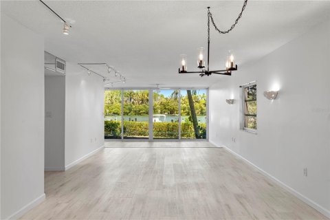 Condo in Longboat Key, Florida, 2 bedrooms № 2098397 - photo 27