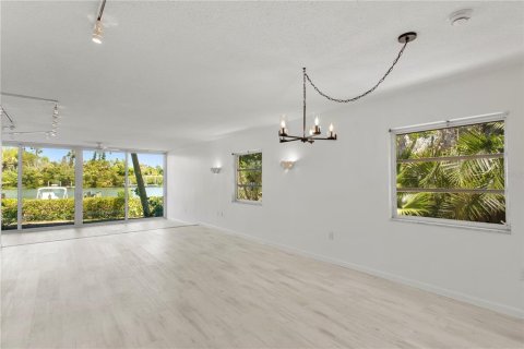 Condo in Longboat Key, Florida, 2 bedrooms № 2098397 - photo 28