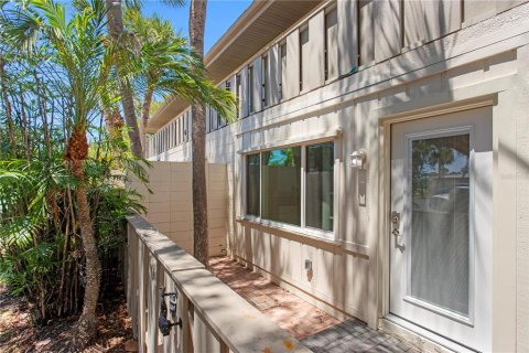 Condo in Longboat Key, Florida, 2 bedrooms № 2098397 - photo 3