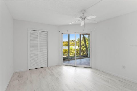 Condo in Longboat Key, Florida, 2 bedrooms № 2098397 - photo 9
