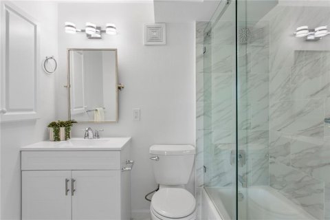 Condo in Longboat Key, Florida, 2 bedrooms № 2098397 - photo 12