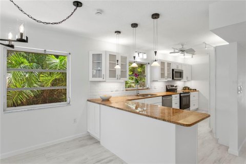 Condo in Longboat Key, Florida, 2 bedrooms № 2098397 - photo 20