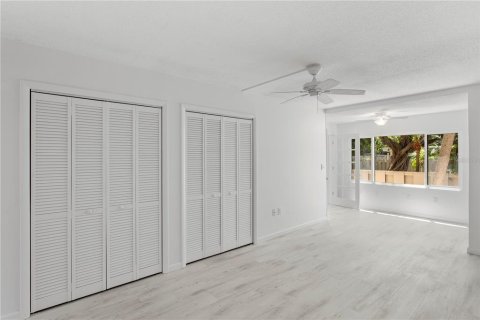 Condo in Longboat Key, Florida, 2 bedrooms № 2098397 - photo 7