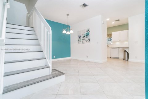 Купить таунхаус в Санрайз, Флорида 3 спальни, 167.32м2, № 1999795 - фото 5