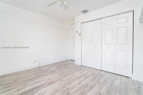 Купить таунхаус в Санрайз, Флорида 3 спальни, 167.32м2, № 1999795 - фото 23