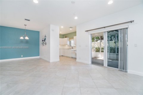 Купить таунхаус в Санрайз, Флорида 3 спальни, 167.32м2, № 1999795 - фото 7