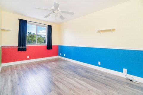 Купить таунхаус в Санрайз, Флорида 3 спальни, 167.32м2, № 1999795 - фото 26