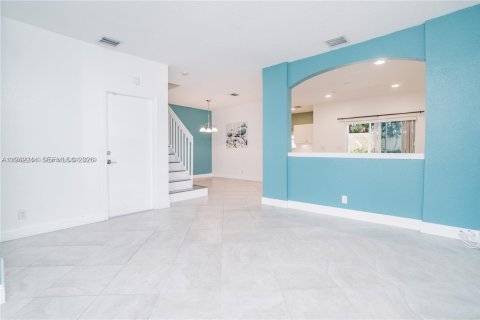 Купить таунхаус в Санрайз, Флорида 3 спальни, 167.32м2, № 1999795 - фото 8