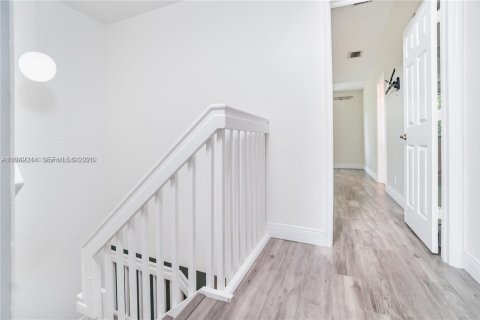 Купить таунхаус в Санрайз, Флорида 3 спальни, 167.32м2, № 1999795 - фото 16