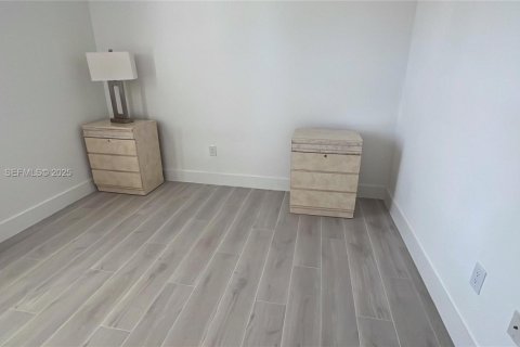 Copropriété à louer à Sunny Isles Beach, Floride: 3 chambres, 117.43 m2 № 1989724 - photo 12