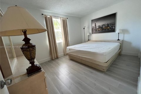 Copropriété à louer à Sunny Isles Beach, Floride: 3 chambres, 117.43 m2 № 1989724 - photo 16