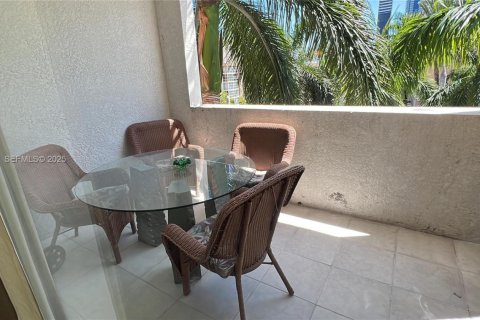 Copropriété à louer à Sunny Isles Beach, Floride: 3 chambres, 117.43 m2 № 1989724 - photo 4