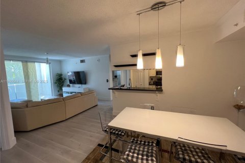 Copropriété à louer à Sunny Isles Beach, Floride: 3 chambres, 117.43 m2 № 1989724 - photo 9