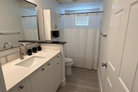 Copropriété à louer à Sunny Isles Beach, Floride: 3 chambres, 117.43 m2 № 1989724 - photo 5