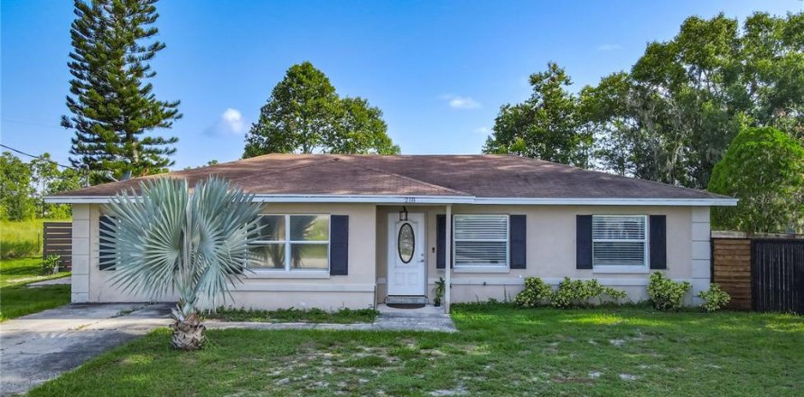 Villa ou maison à Auburndale, Floride 4 chambres, 125.98 m2 № 1848561