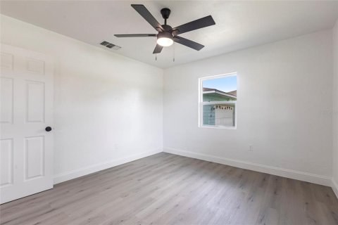 Casa en venta en Saint Petersburg, Florida, 3 dormitorios, 178.84 m2 № 1857872 - foto 16