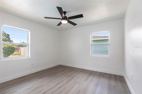 Casa en venta en Saint Petersburg, Florida, 3 dormitorios, 178.84 m2 № 1857872 - foto 21