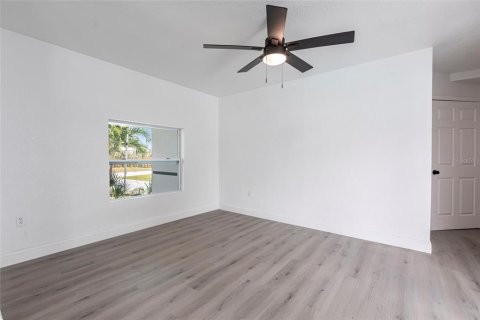 Casa en venta en Saint Petersburg, Florida, 3 dormitorios, 178.84 m2 № 1857872 - foto 11