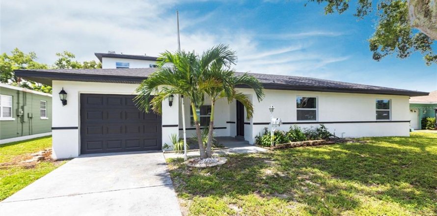 Casa en Saint Petersburg, Florida 3 dormitorios, 178.84 m2 № 1857872
