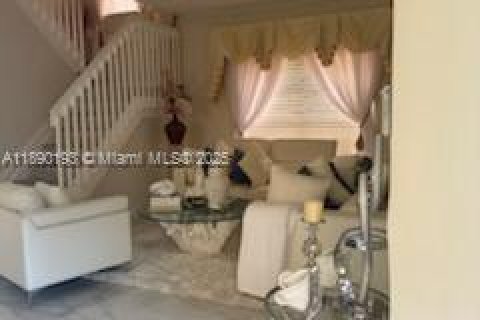 Casa en alquiler en Miramar, Florida, 5 dormitorios, 244.98 m2 № 1946940 - foto 7