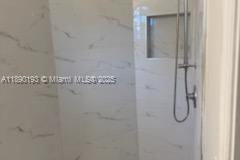 Casa en alquiler en Miramar, Florida, 5 dormitorios, 244.98 m2 № 1946940 - foto 12