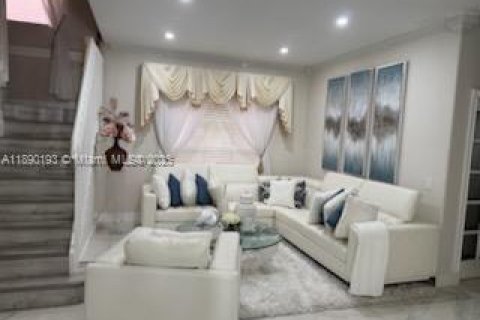 Casa en alquiler en Miramar, Florida, 5 dormitorios, 244.98 m2 № 1946940 - foto 14